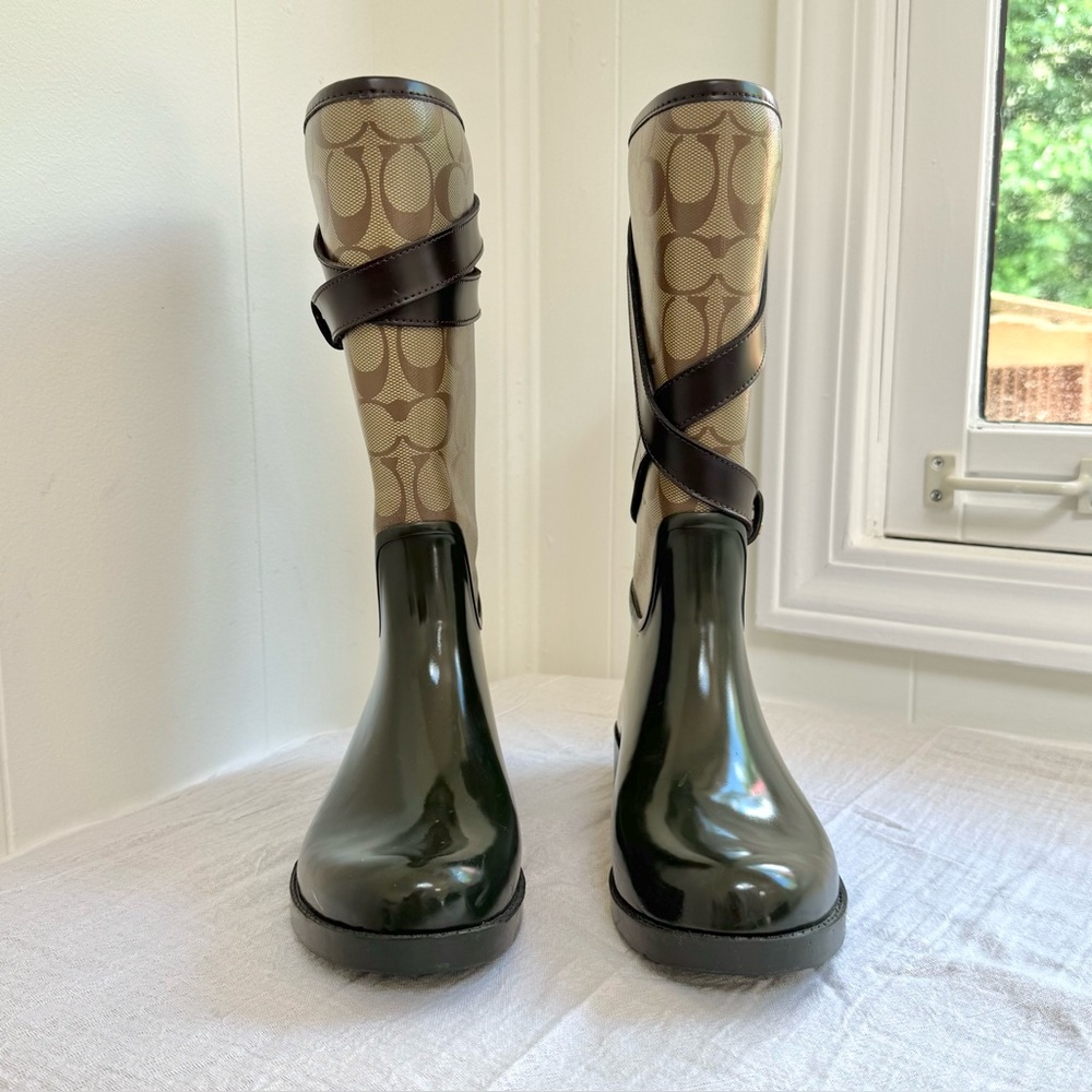 Coach Trisha II Turnlock Signature Rain Boots Chestnut Khaki Coach Women’s Flaws - Picture 8 of 13